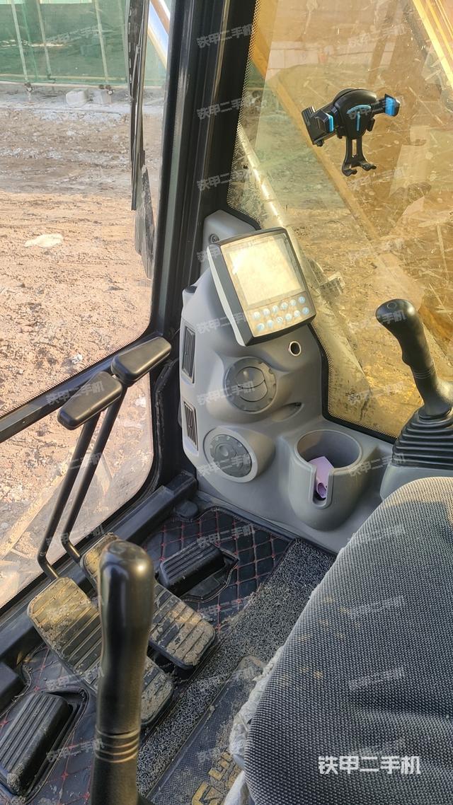 驾驶室整体（整机外观）