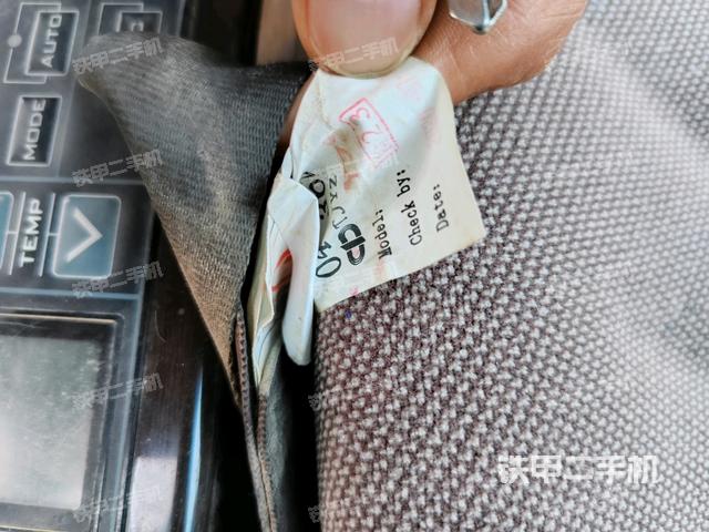 右侧玻璃角标（驾驶室部分）