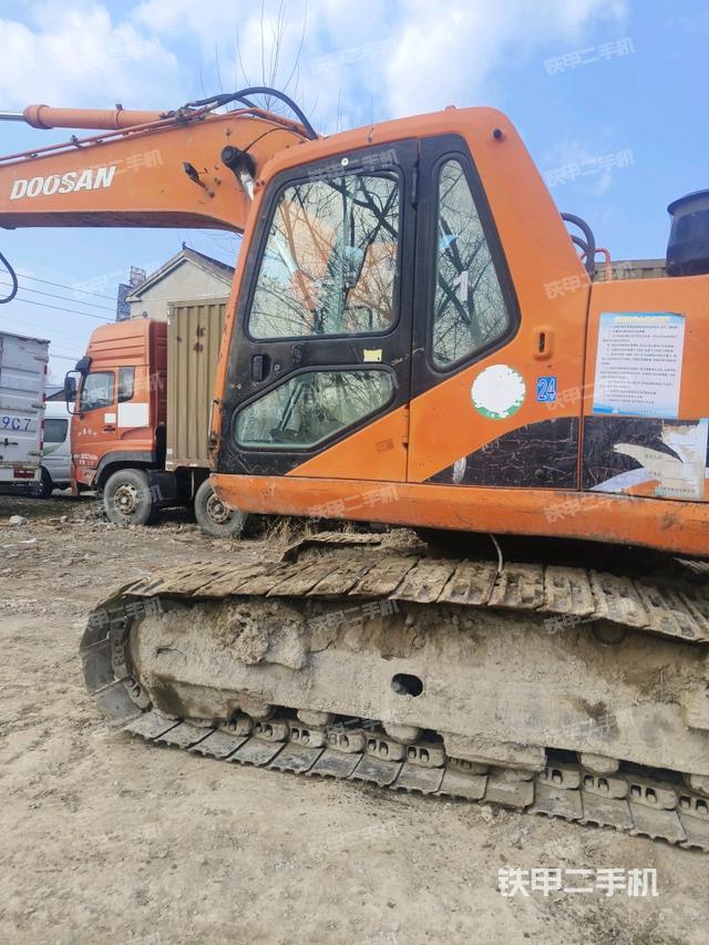 右侧玻璃角标（驾驶室部分）