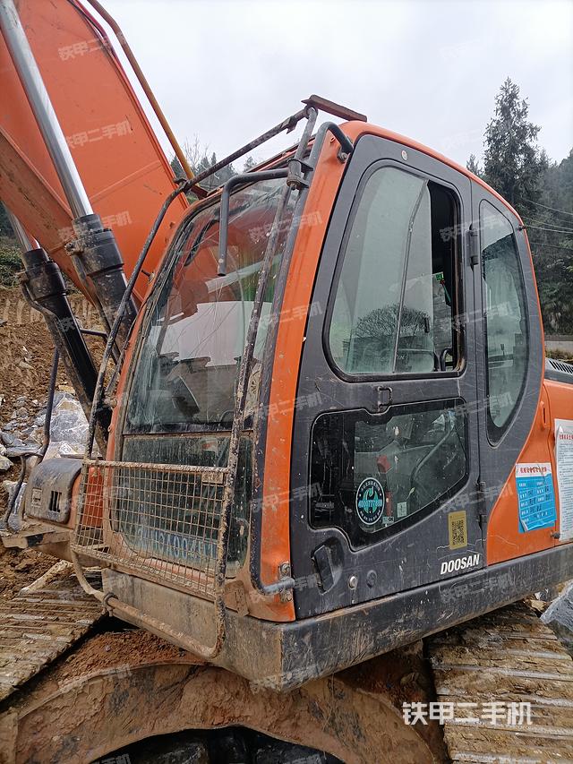 驾驶室整体（整机外观）