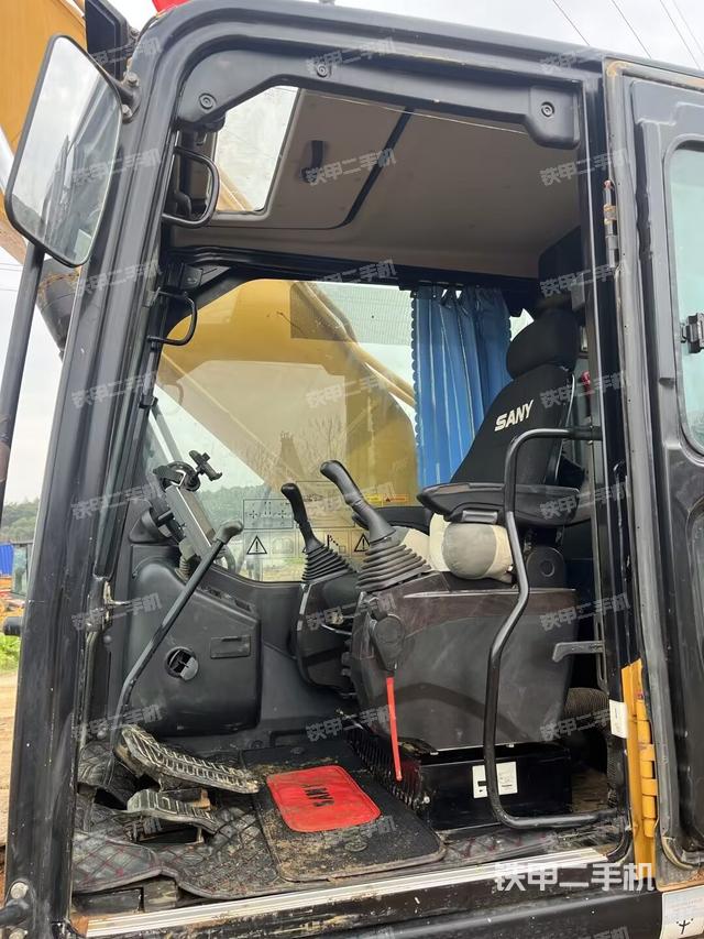 驾驶室整体（整机外观）