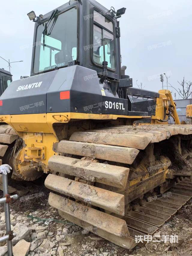 整机右后45°（设备外观及核心部件）