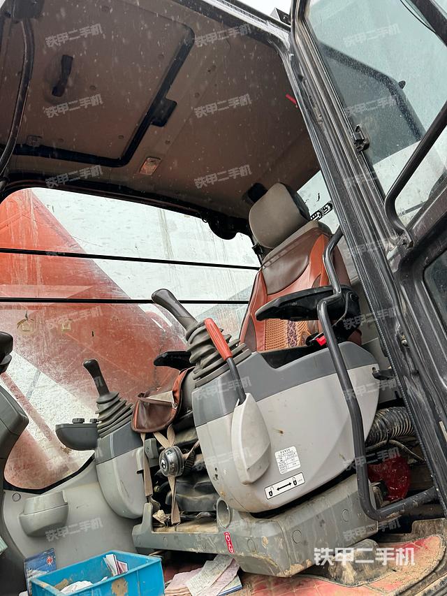 驾驶室整体（整机外观）