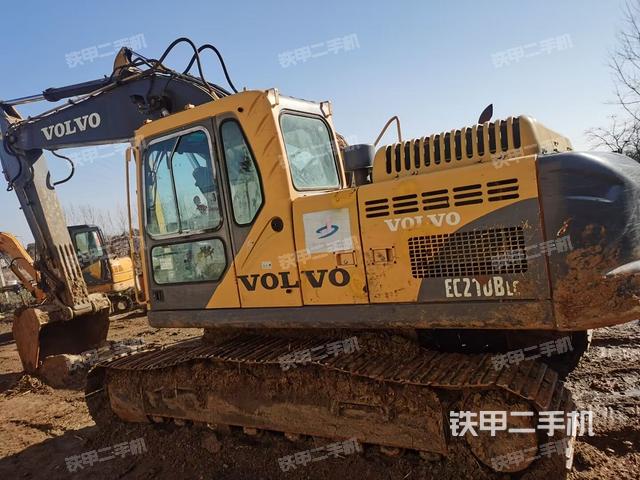 沃尔沃EC210BLC挖掘机