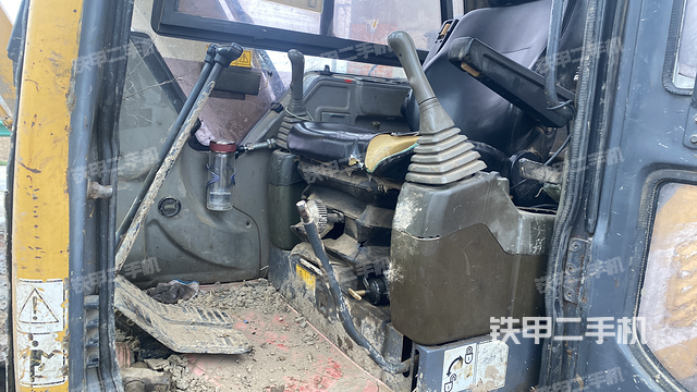 驾驶室整体（整机外观）