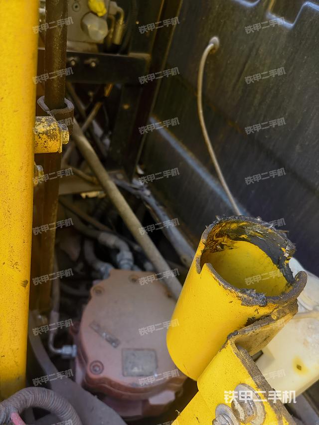 回转马达和主控阀（整机外观）