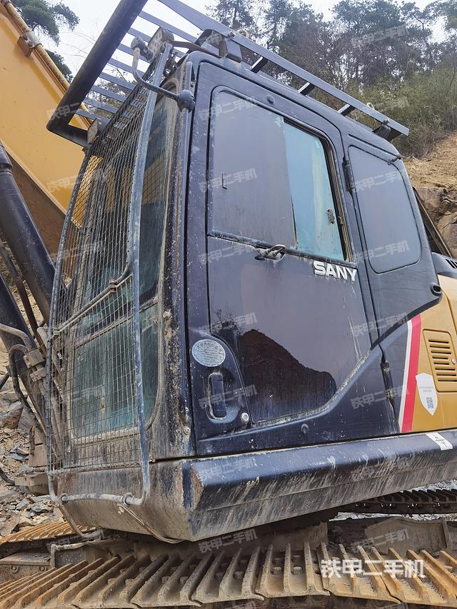 驾驶室整体（整机外观）