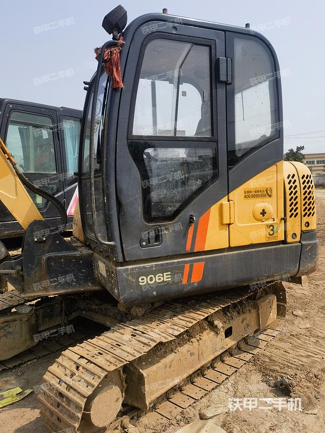 驾驶室整体（整机外观）