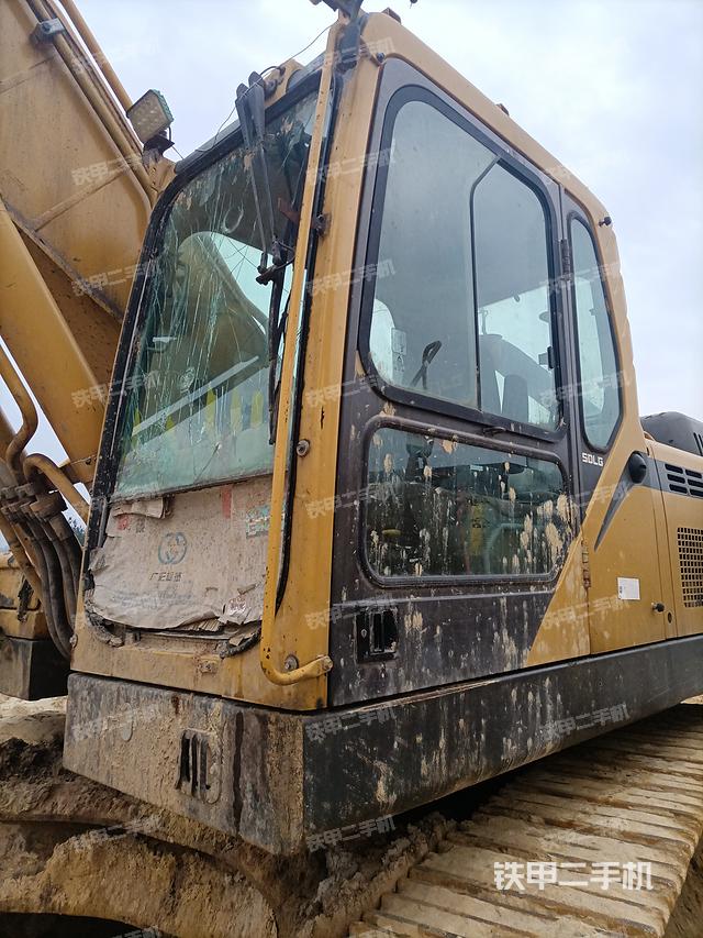 驾驶室整体（整机外观）