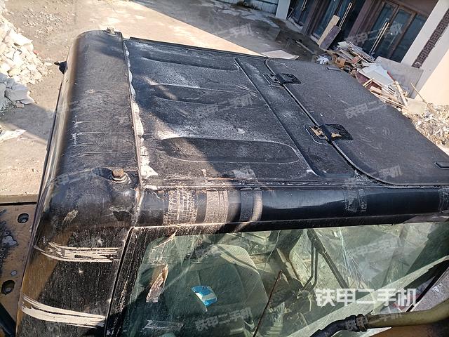 驾驶室顶部（整机外观）