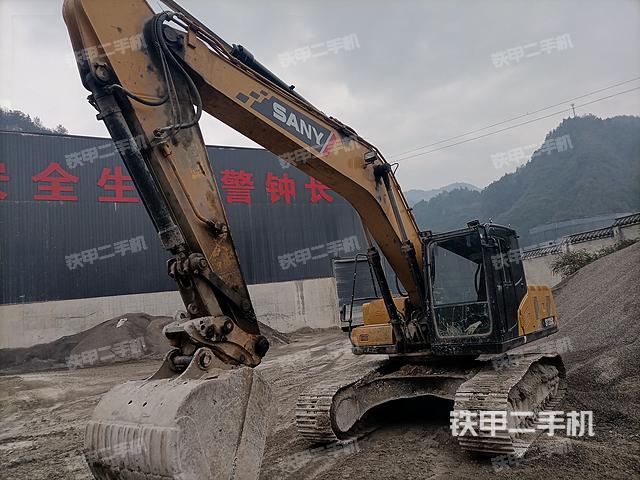 三一重工SY215C挖掘机