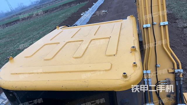 驾驶室顶部（整机外观）