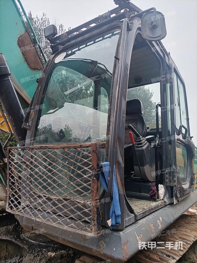 驾驶室整体（整机外观）