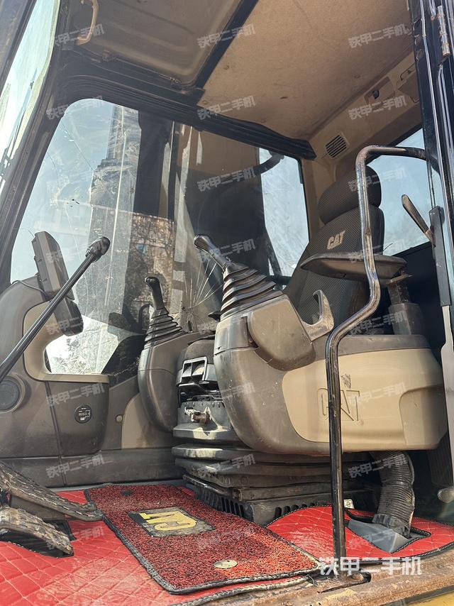 驾驶室整体（整机外观）