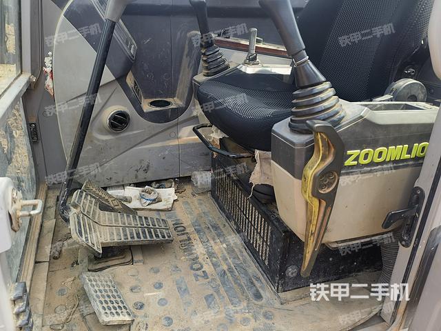 驾驶室整体（整机外观）