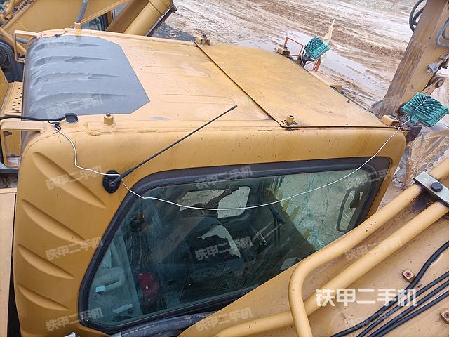 驾驶室顶部（整机外观）