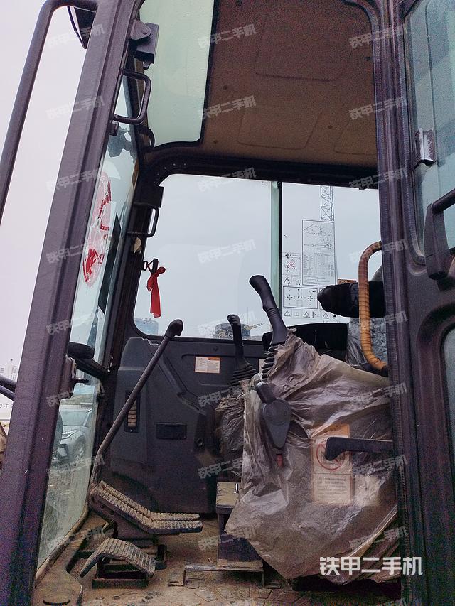 驾驶室整体（整机外观）