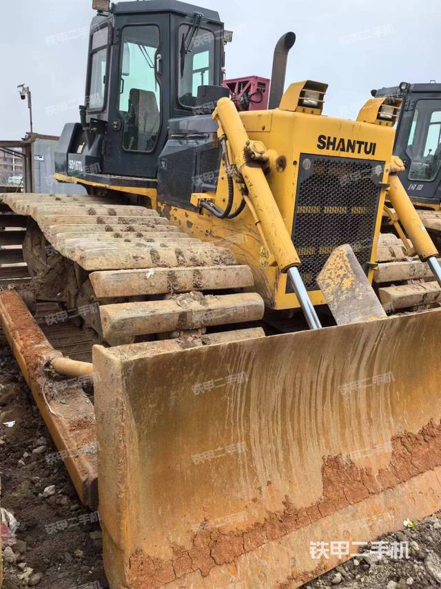 整机左侧（设备外观及核心部件）