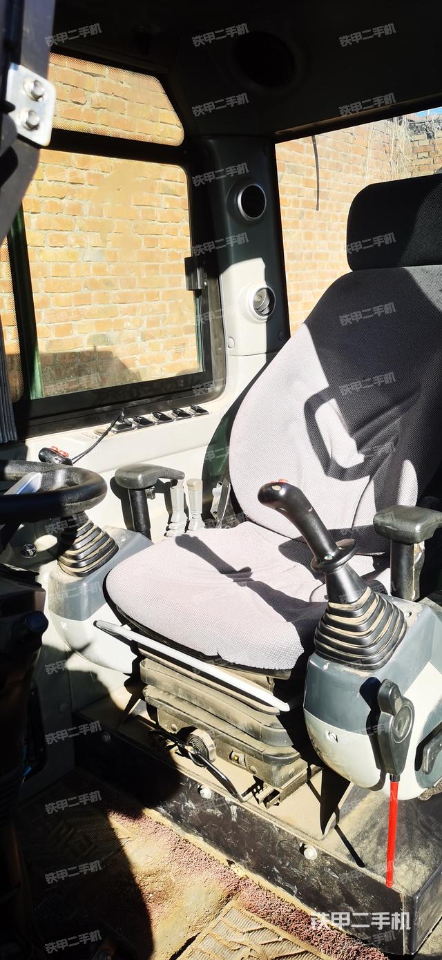 驾驶室整体（整机外观）