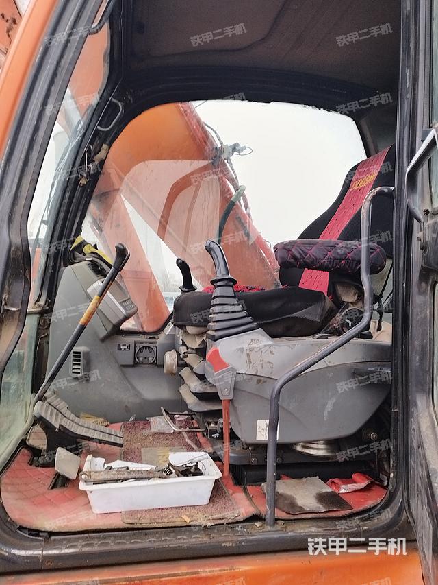 驾驶室整体（整机外观）