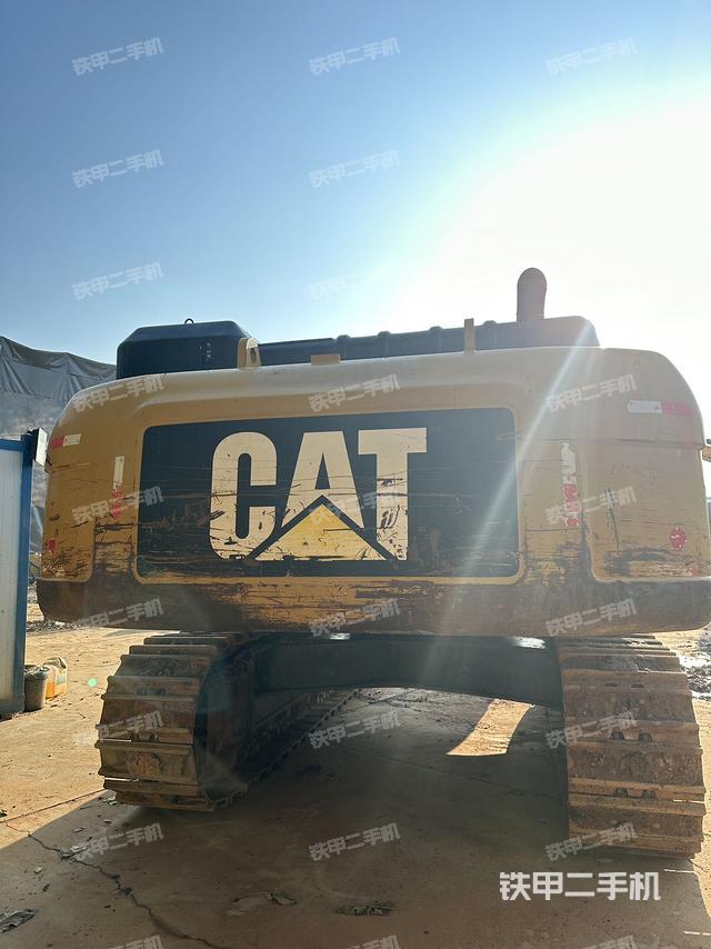 驾驶室顶部（整机外观）