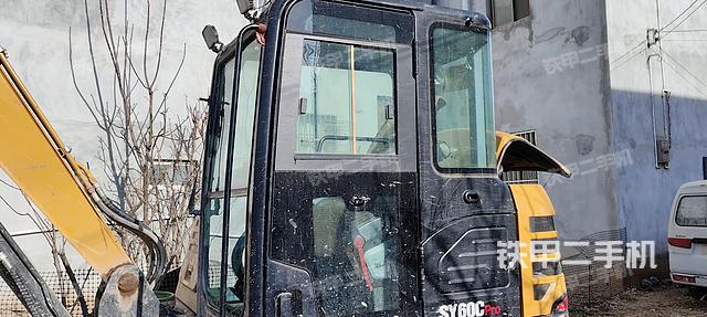 驾驶室整体（整机外观）