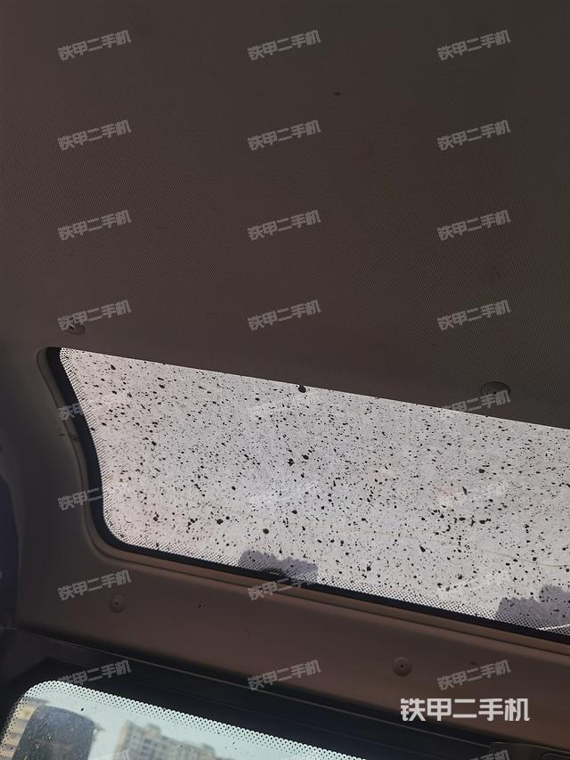 驾驶室顶部（整机外观）