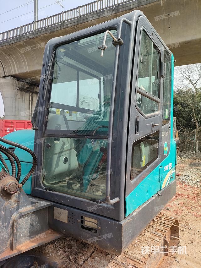 驾驶室整体（整机外观）