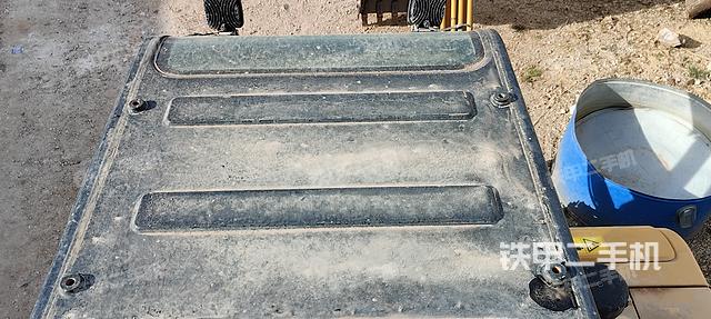 驾驶室顶部（整机外观）