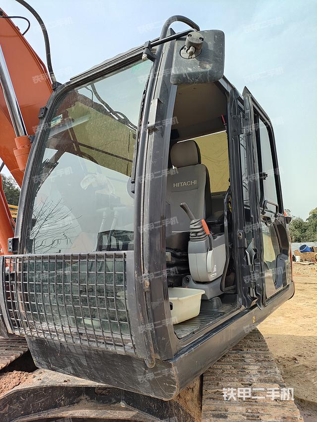 驾驶室整体（整机外观）