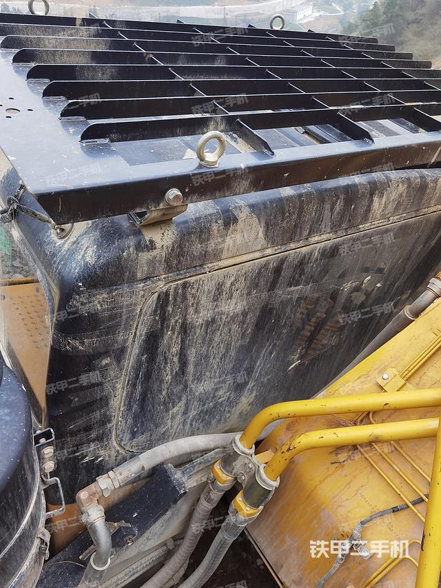 驾驶室顶部（整机外观）