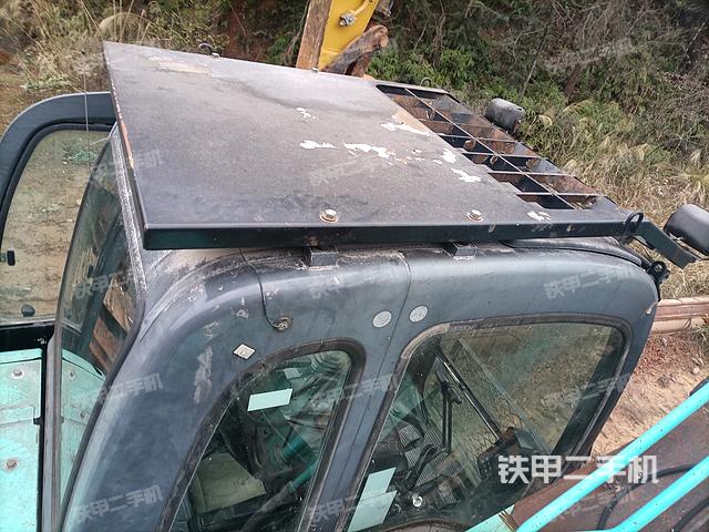 驾驶室顶部（整机外观）