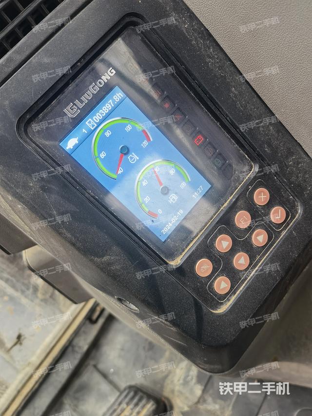 驾驶室整体（整机外观）