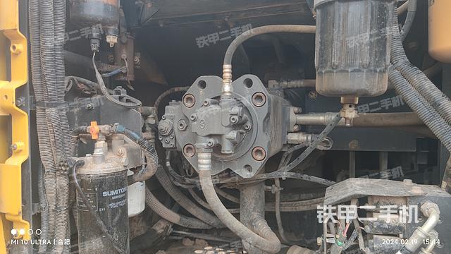 液压泵舱室正面整体（整机外观）