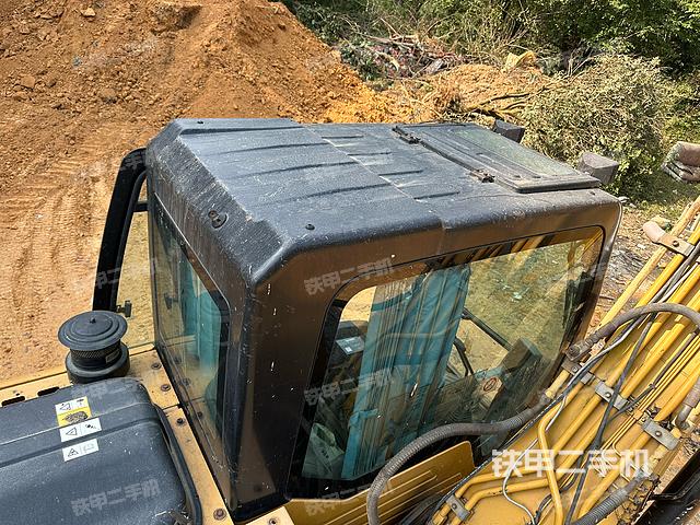 驾驶室顶部（整机外观）