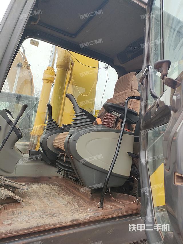 驾驶室整体（整机外观）