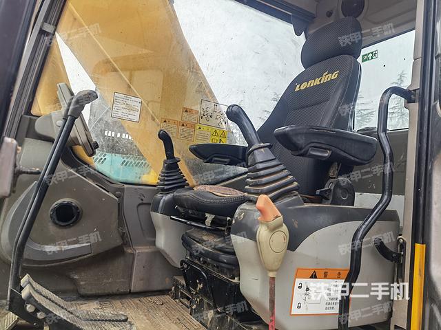 驾驶室整体（整机外观）