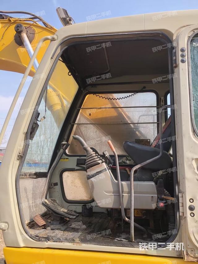 驾驶室整体（整机外观）