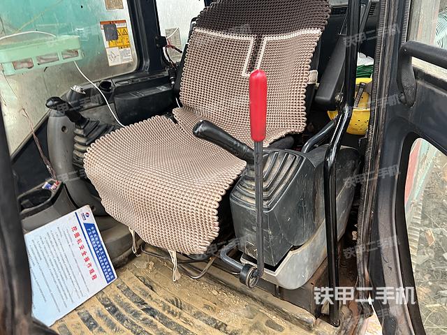 驾驶室整体（整机外观）