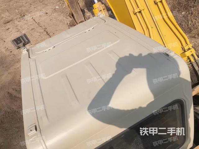 驾驶室顶部（整机外观）