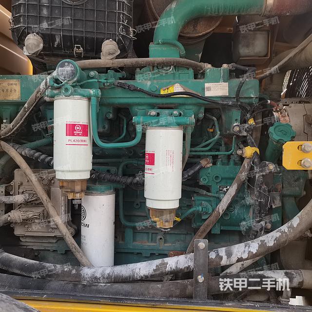 发动机左侧（整机外观及大件）