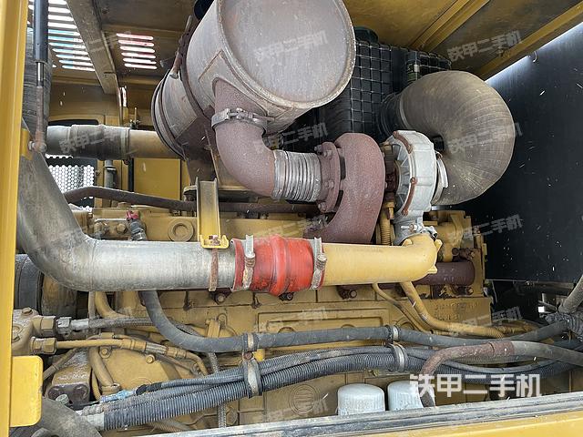 发动机右侧（整机外观及大件）