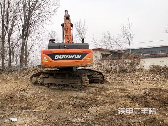 驾驶室顶部（整机外观）