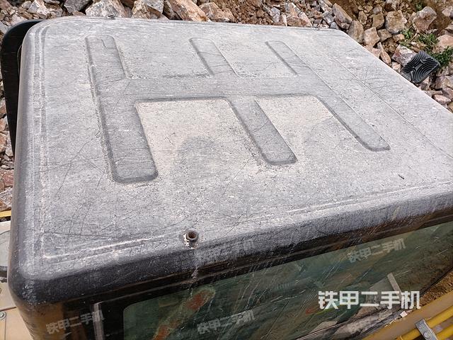 驾驶室顶部（整机外观）