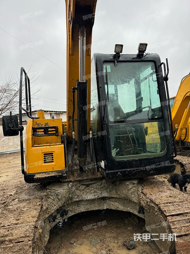 驾驶室整体（整机外观）