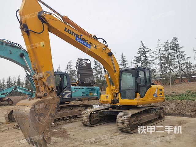 龍工LG6225E挖掘機