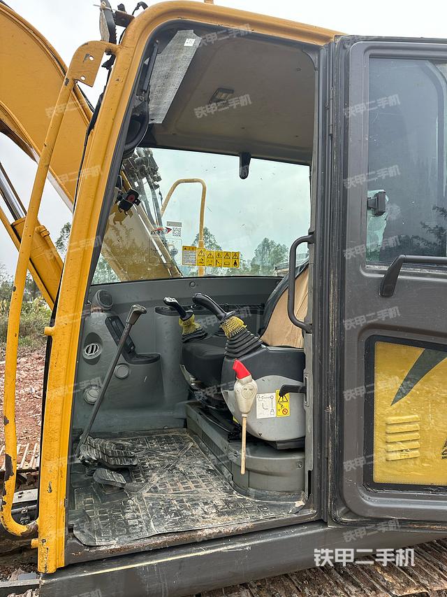 驾驶室整体（整机外观）