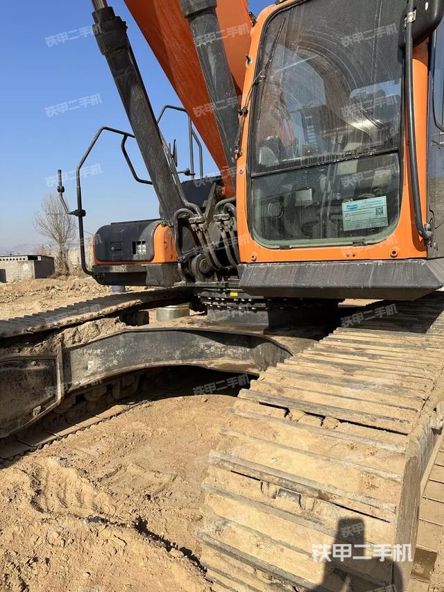 驾驶室整体（整机外观）