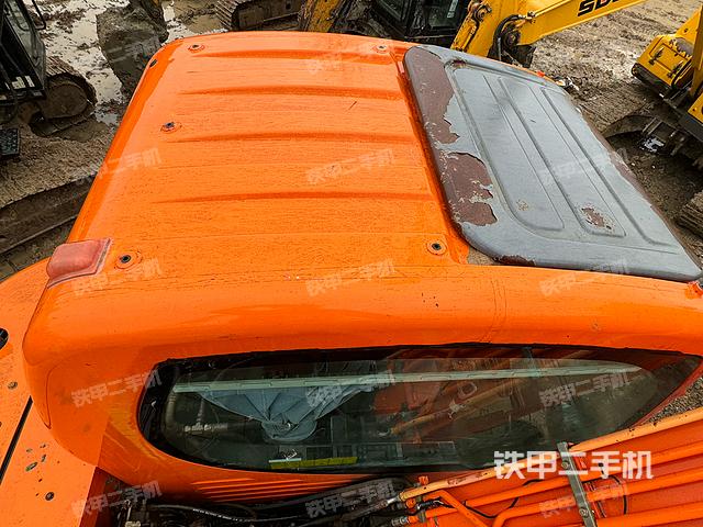 驾驶室顶部（整机外观）