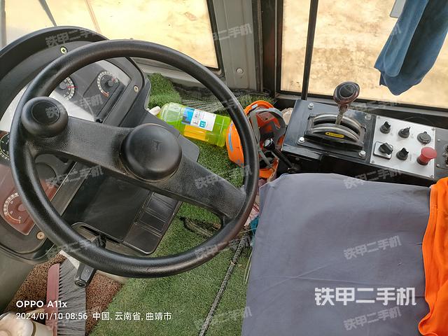 驾驶室操作台（设备外观及核心部件）